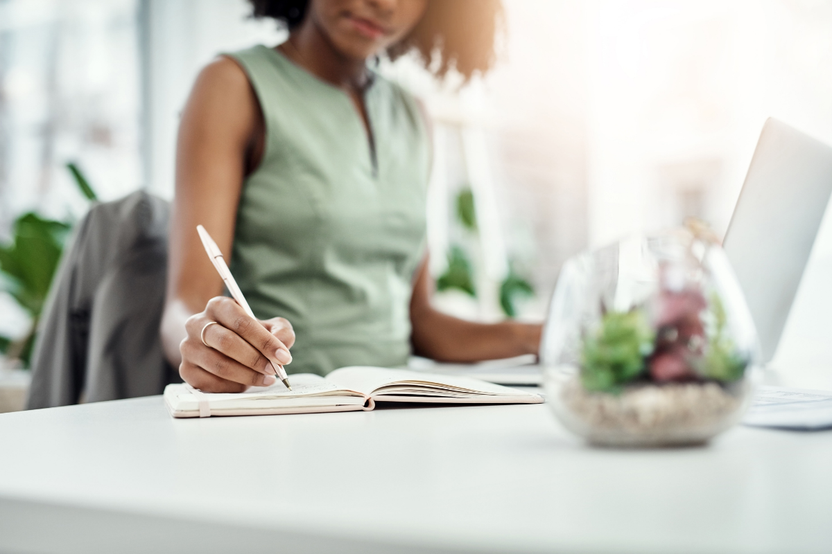 A freelance beauty copywriter taking notes from "How to improve your copywriting"